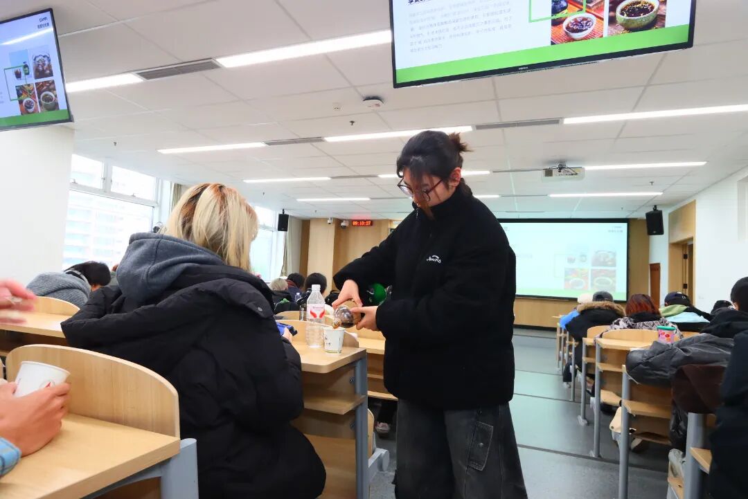 信远斋富华斋走进传媒大学7.jpg