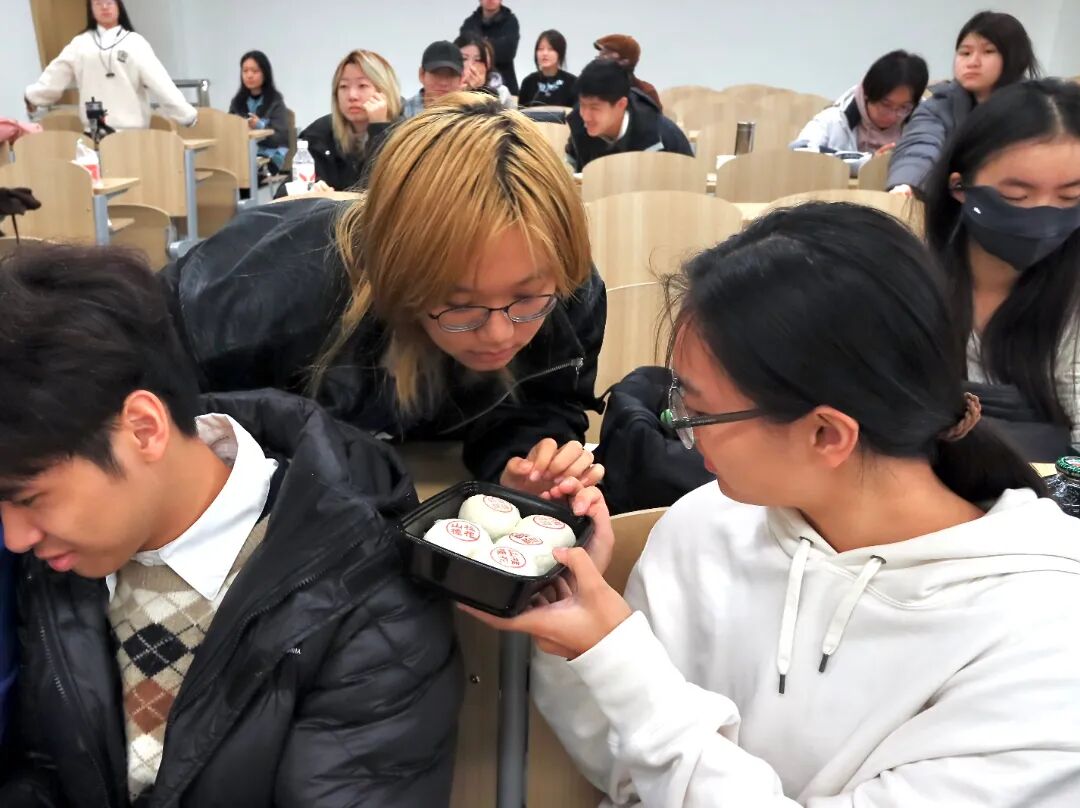 信远斋富华斋走进传媒大学6.jpg