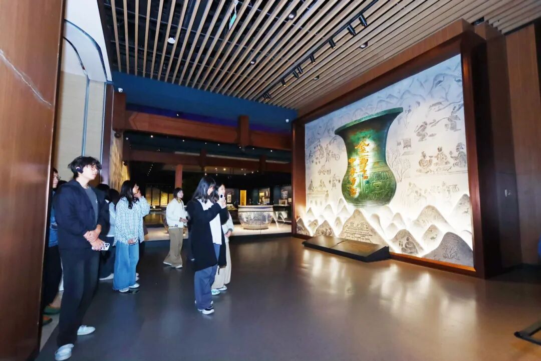 耿丹学院走进牛栏山6.jpg
